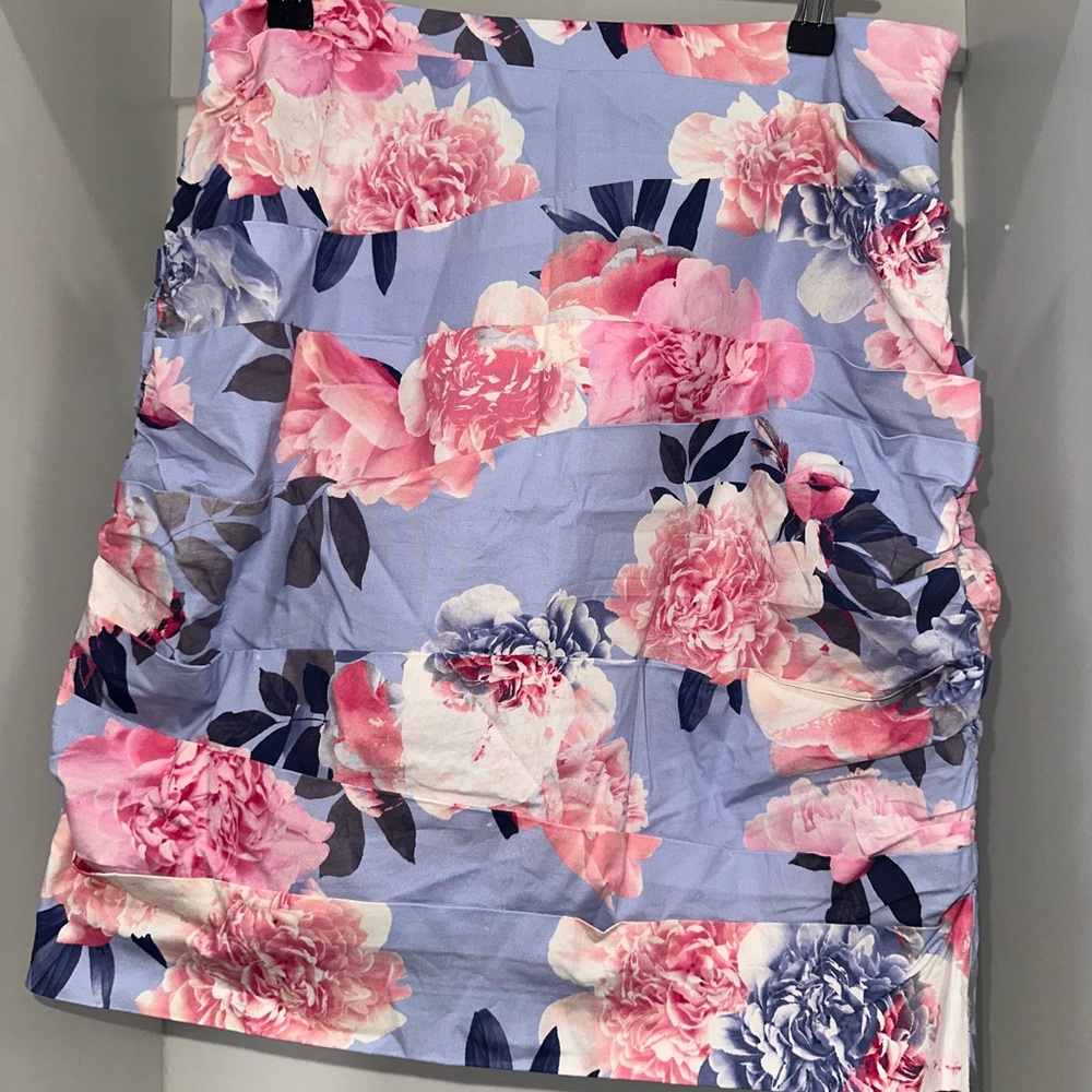 Express NWOT Floral Skirt in Pink and Lavender
